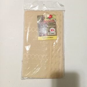 Woman waist band size xl